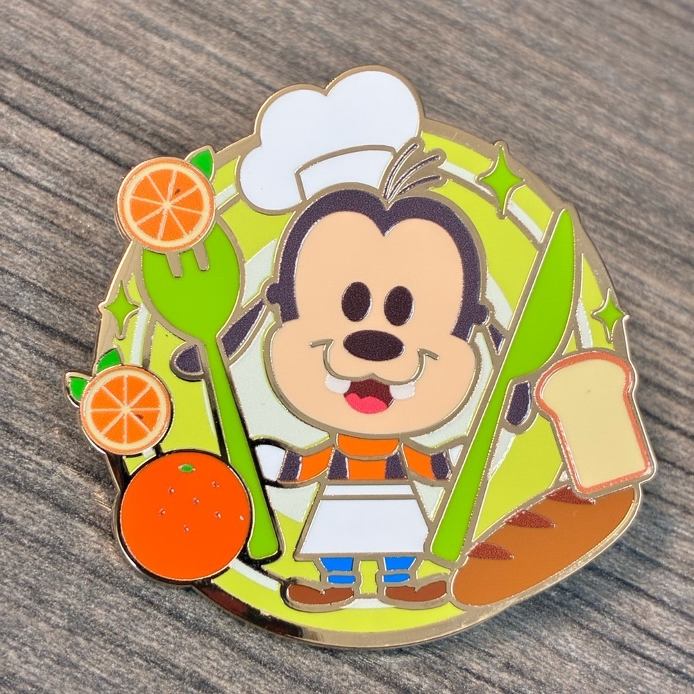 Disneys Mickey and Friends Blind Box Pin- Goofy